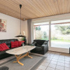 Отель Charning Holiday Home in Jutland With Terrace, фото 4