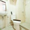 Отель Cozy And High Floor Studio Room At Vida View Makassar Apartment, фото 12