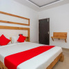 Отель OYO 15111 Greencity Comforts, фото 3