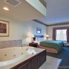 Отель Country Inn & Suites by Radisson, Boone, NC, фото 8