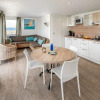 Отель Unique Beach House With Dishwasher and Beautiful View, in a Holiday Park, фото 26