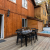 Отель Jumper & Jackhorn By Avantstay 2 Cabin Buyout 6 BR w/ Hot Tub, фото 11