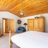 Отель Skidder Trail Family Lodge 4 Bedroom Home by RedAwning, фото 15