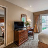 Отель Cloverleaf Residence Suites, фото 5