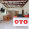 Отель OYO 75373 Chamil House, фото 2