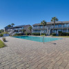 Отель Surfside Beach Condo: Ocean View + Shared Pool!, фото 18