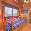 Отель 'cubbies Cabin' w/ Hot Tub ~ 7 Mi to Dollywood!, фото 10