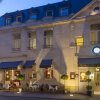 Отель Brit Hotel Chinon le Lion d'Or в Чиноне