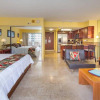 Отель Ilikai 542 - Studio Condo, фото 10