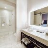 Отель Embassy Suites Louisville Downtown, фото 10