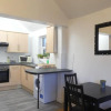 Отель Space For Groups, 10 mins from centre with parking!, фото 7