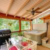 Отель Dog-friendly Hiawassee Tiny Home: Hot Tub & Views в Хиавасси