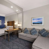 Отель La Quinta Inn and Suites by Wyndham at WaTiki Waterpark, фото 3
