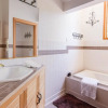 Отель Nightstar by Avantstay Charming Rustic Cabin w/ Large Balcony & Sauna, фото 9