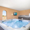 Отель Private Jacuzzi Resort Amenities Close 2 Beach, фото 20