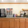 Отель Country Inn & Suites by Radisson, Milwaukee Airport, WI, фото 13