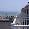 Отель The Corsair & Cross Rip Oceanfront Resort в Деннис-Порте