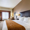 Отель Comfort Inn & Suites Lawrence - University Area, фото 23