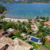 Отель Mansão Cinematográfica de Frente para à Praia da Ferradura com Sete Suítes Por Luxury Rentals, фото 23