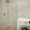 Отель Spacious Apartment for 6 by Renters, фото 8