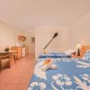 Отель Moana Sands Beachfront Hotel, фото 2