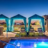 Отель Rooftop Pool with Views-King Beds-Parking 1123, фото 16