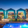 Отель Rooftop Pool with Views-King Beds-Parking 1123, фото 16