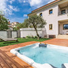Отель Amazing Home in Rovinj with Hot Tub, WiFi & 2 Bedrooms, фото 17