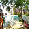 Отель Brand New Studio w/Amazing Pool and Garden, фото 15