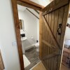 Отель The Cow Shed 2-bed Apartment in Bradwell on Sea, фото 15