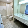 Отель Court Plaza Inn & Suites, фото 8