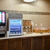 Отель Fairfield Inn & Suites by Marriott Milwaukee North, фото 12
