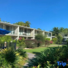Отель Beachfront Terraces with Onsite Reception & Check IN, фото 1