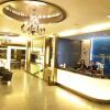 Отель Lovina Inn - Nagoya Batam, фото 17