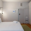 Отель Spacious Art Deco Apartment in Darlinghurst, фото 3