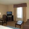 Отель Hampton Inn & Suites Charlotte Airport, фото 6