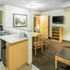 Отель Comfort Inn & Suites Glenwood Springs On The River, фото 22