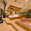 Отель Sybaris Pool Suites Mequon, фото 41