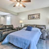 Отель Chic Townhome ~ 6 Mi to Talking Rocks Cavern!, фото 6
