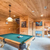 Отель Bear Pause 4 Bedroom Home with Hot Tub, фото 16