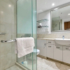 Отель QV 1 Bedroom w Kitchen Laundry CBD 1059, фото 8