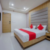 Отель OYO 14745 Veeraj Suites, фото 15