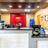 Отель Econo Lodge Inn & Suites East, фото 2