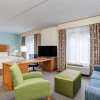 Отель Hampton Inn & Suites Manchester, фото 6