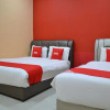 Отель OYO 89691 Hotel Puteri Miqaila, фото 7