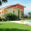 Отель Welcoming Holiday Home In Lazise With Garden, Near Lake Garda, фото 15