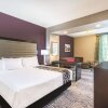 Отель La Quinta Inn & Suites by Wyndham Clifton Park, фото 21