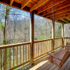 Отель North Ridge Place Brand New Log Cabin with Hot Tub Great Location, фото 8