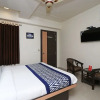 Отель OYO 10414 Hotel Tushar Residency, фото 4