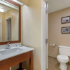 Отель Comfort Inn & Suites - near Robins Air Force Base Main Gate, фото 9